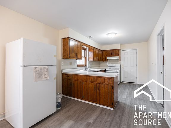 2nd image of 6323 W Fullerton Ave APT 3
