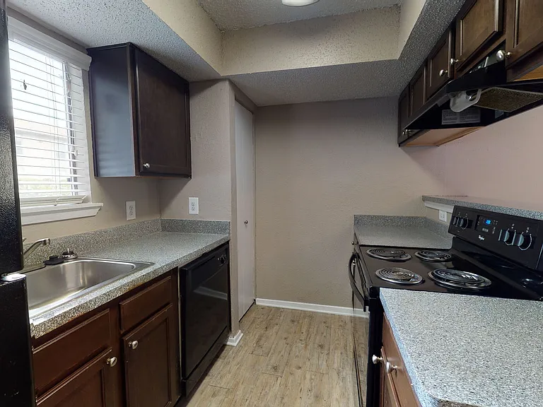 Addison Apartments at the Park — Photo 211