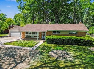 701 Buchanan Dr, Midland, MI 48642