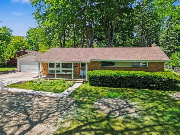701 Buchanan Dr, Midland, MI 48642