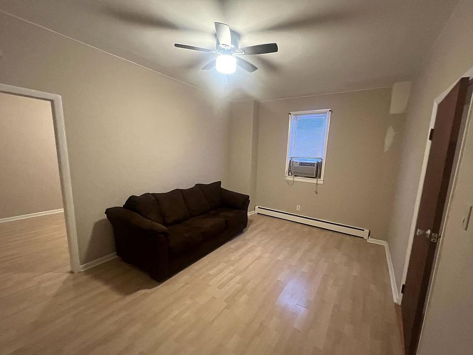 1st image of 2963 Tilton St