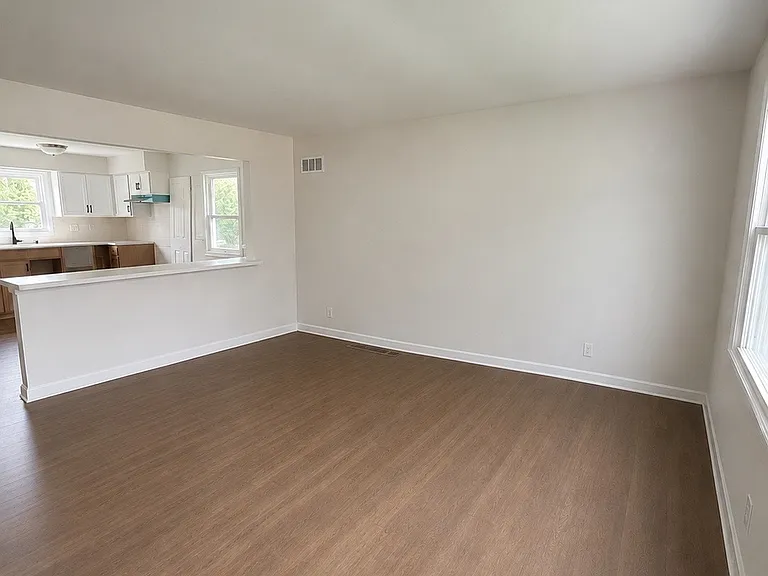 9045 S Chicago Ct — Photo 2