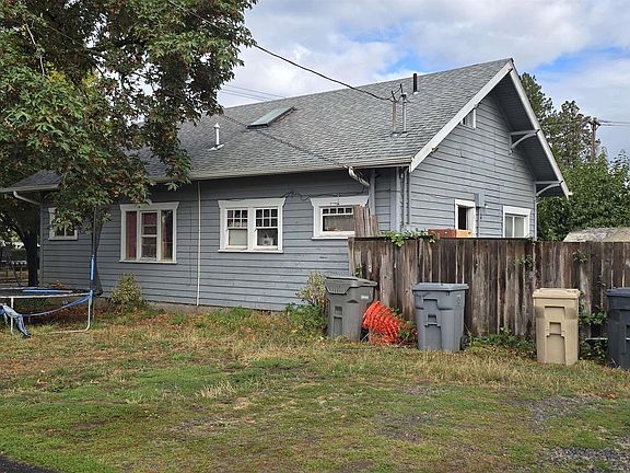 3rd image of 2325 Marion St SE