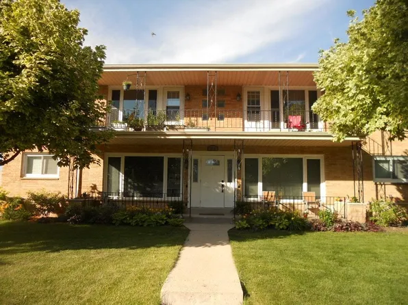 7216 W Honey Creek Dr, Milwaukee, WI 53219