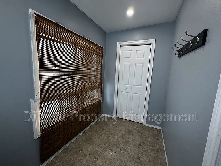 492 King George St #1 — Photo 28