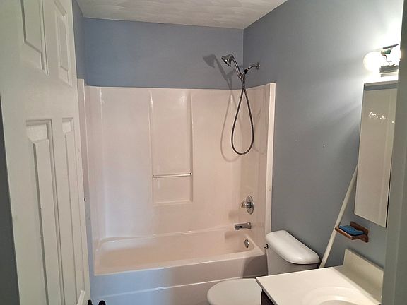 5th image of 170 Ruby Ln #D