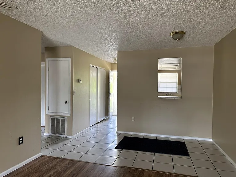 290 Flower Ln #21 — Photo 2