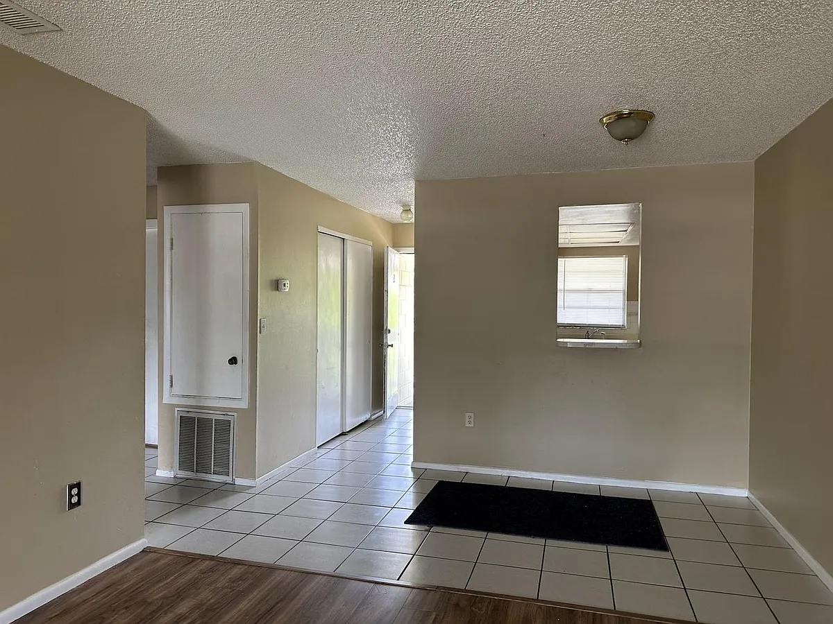 Building Photo - 290 Flower Ln #21