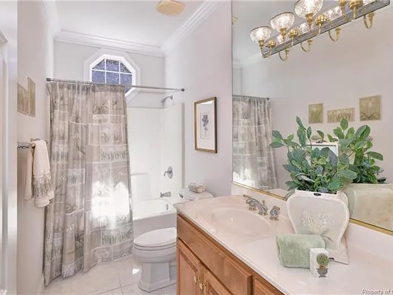 116 Westbury — Photo 23
