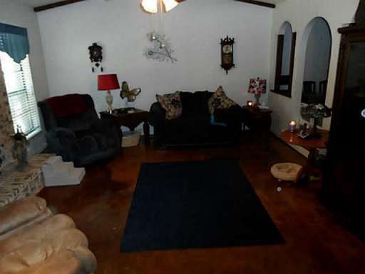 4th image of 1308 Iris Ln