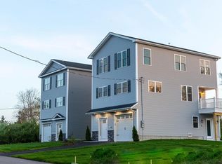 15 Spadina Ave, Warwick, RI 02889