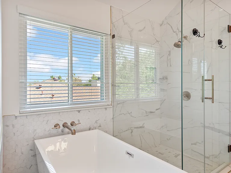 5803 Cedar Cliff Dr — Photo 8