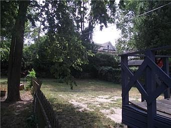 2nd image of 3933 Campbell St