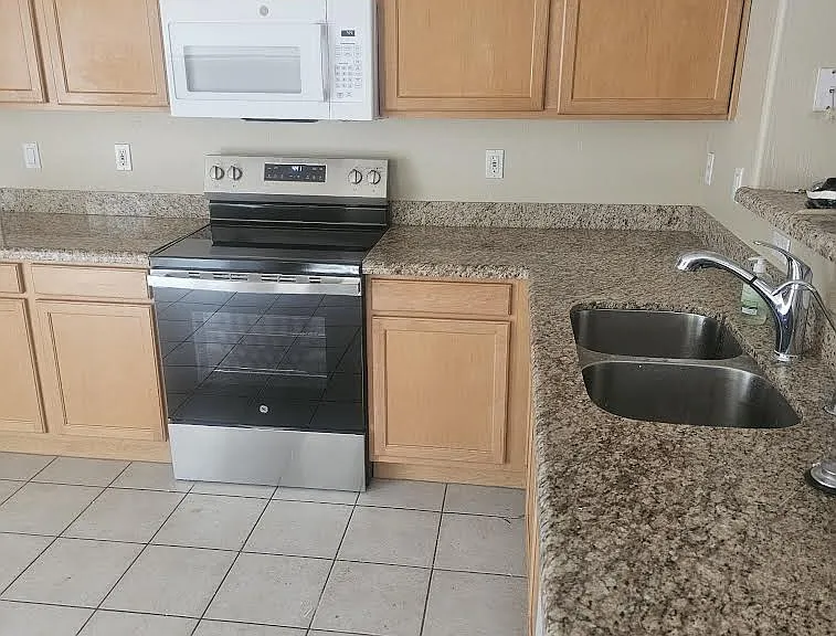 43839 W Rio Grande Dr — Photo 3