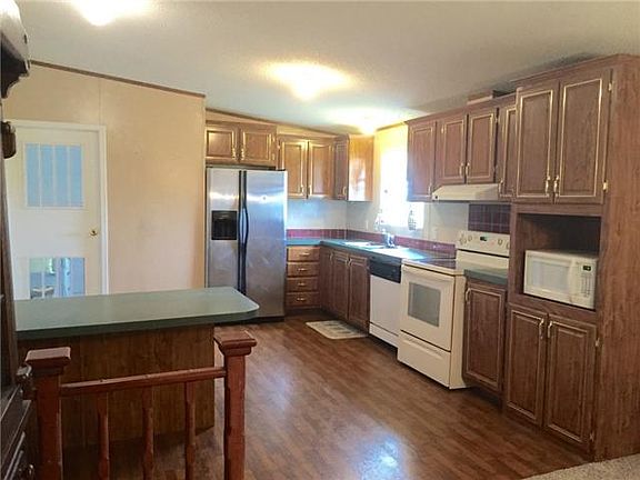 2nd image of 129 Yaupon Dr