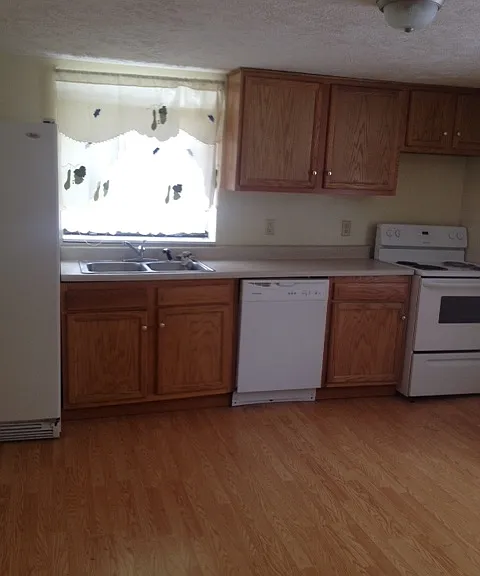 38 N Plains Rd — Photo 1