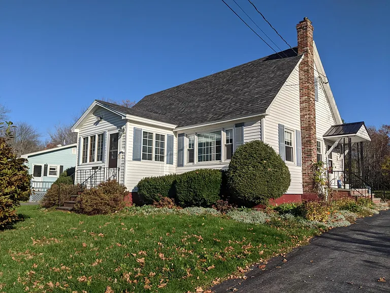 364 Main St — Photo 1