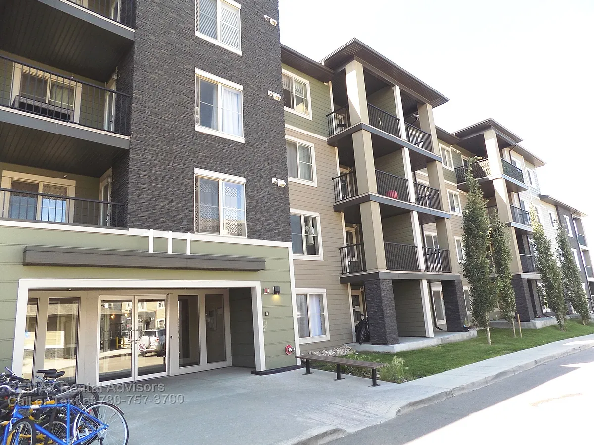 Building Photo - 111 Watt Cmn SW #305