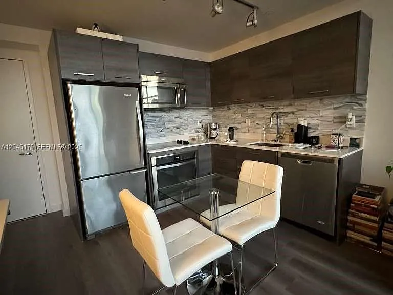 151 SE 1st St #Penthouse 07 — Photo 9