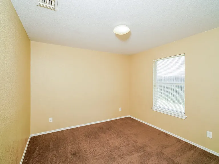 8007 Heights Valley — Photo 12