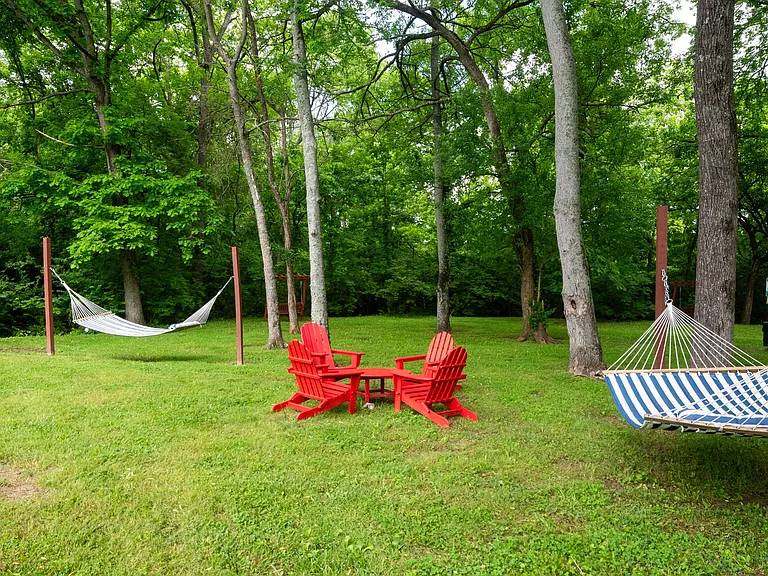 Retreat at Indian Lake - Outdoor Seating Area with Hammocks