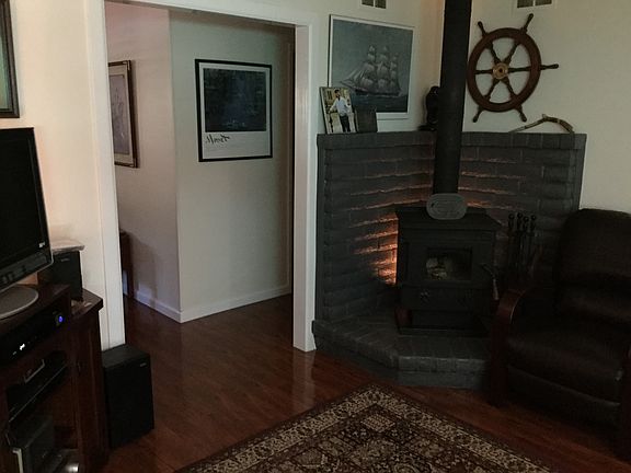 4th image of 221 Orangewood Dr