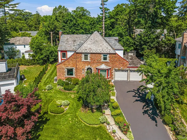 36 Strathmore Road, Great Neck, NY 11023