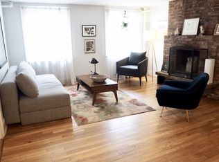 331 W 20th St #1, New York, NY 10011