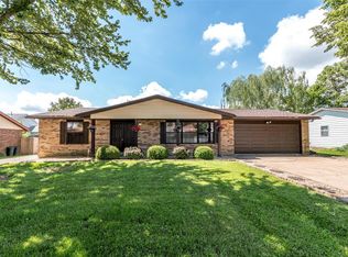 320 David Dr, Fairview Heights, IL 62208
