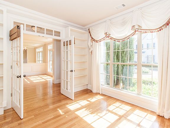 4th image of 4830 Abberley Ln