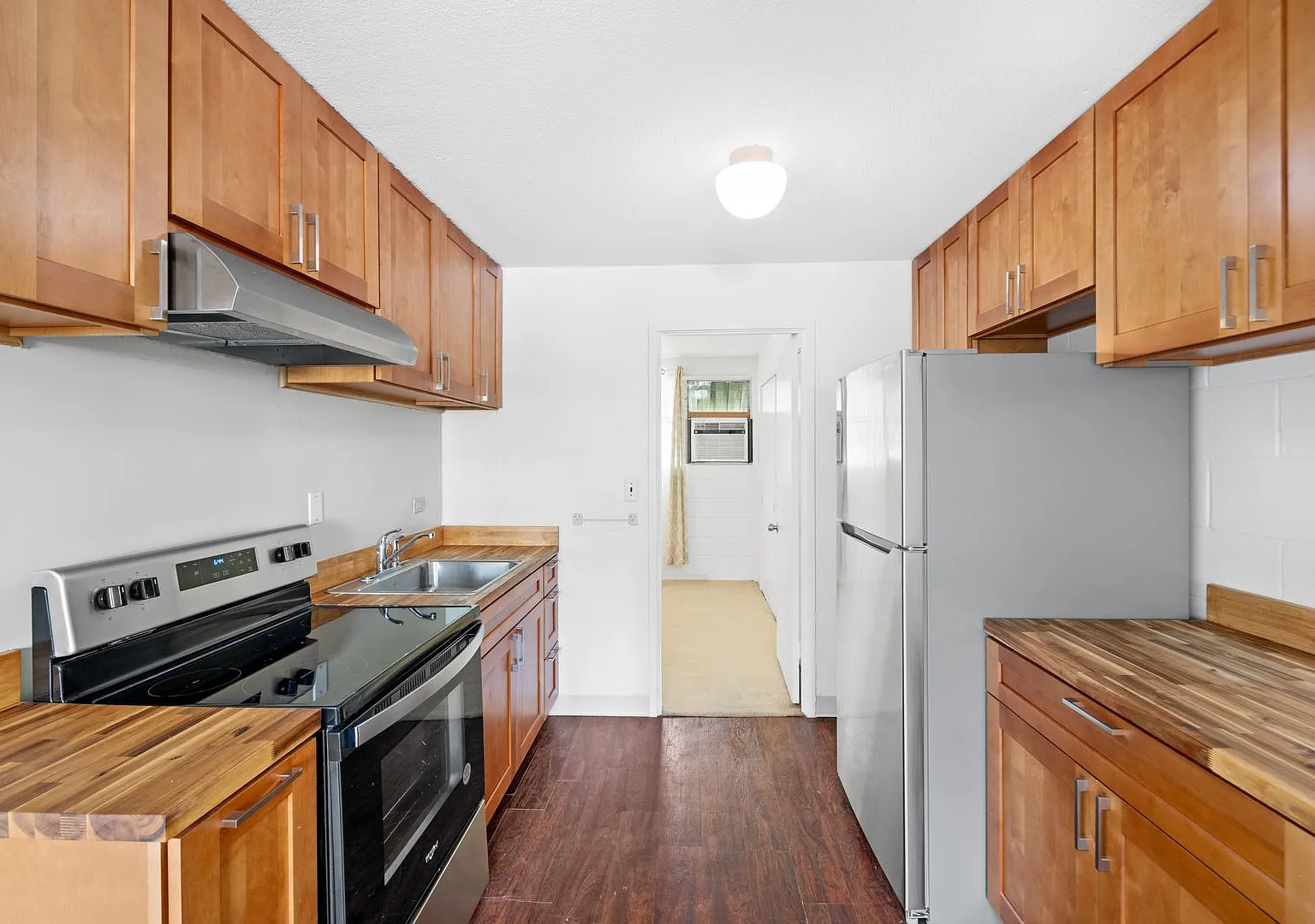 Pualei Cir 1 Bedroom 1 Bath 1 Pkg — Photo 4