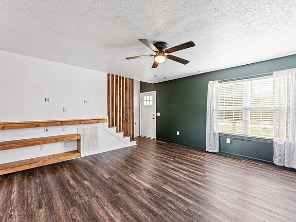 5th image of 214 Warren Cir