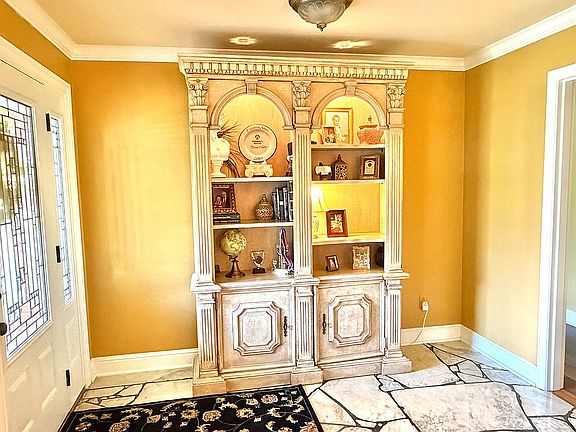 4th image of 3403 Marycrest Dr