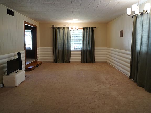 5th image of 461 W Scott Dr