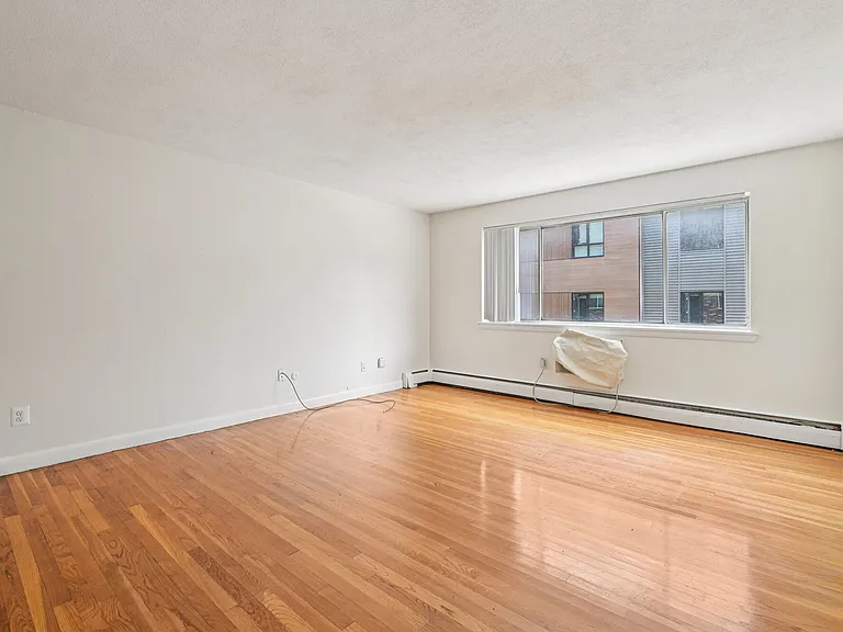 Gardner Street Apartments — Photo 27