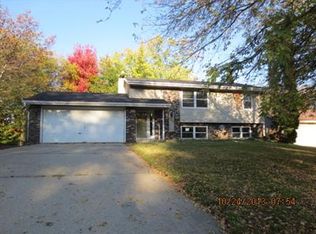 2809 Foliage Ln, Rockford, IL 61109