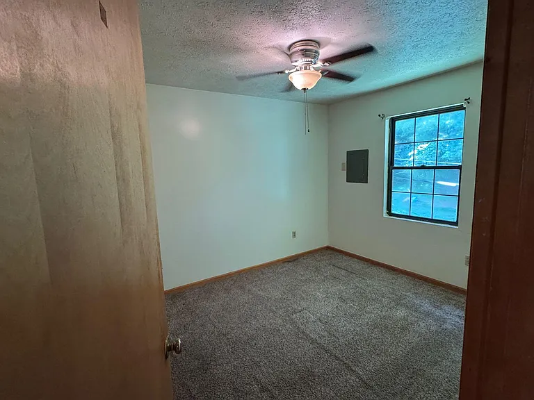 216 Hilltop Dr #7 — Photo 7
