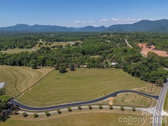 5th image of 62 Mountain View Ln