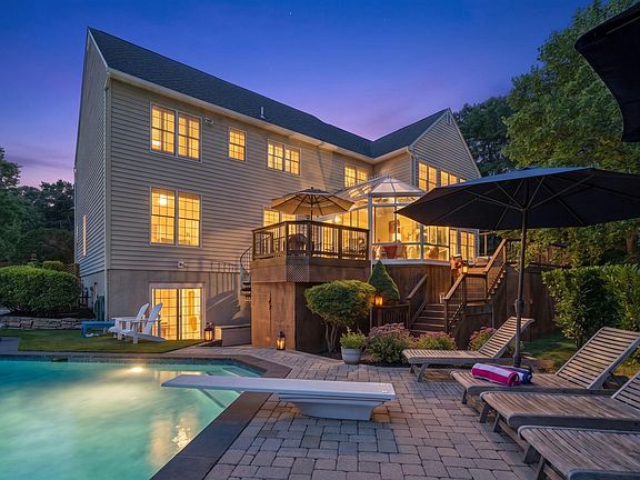 2nd image of 59 Simmons Ln
