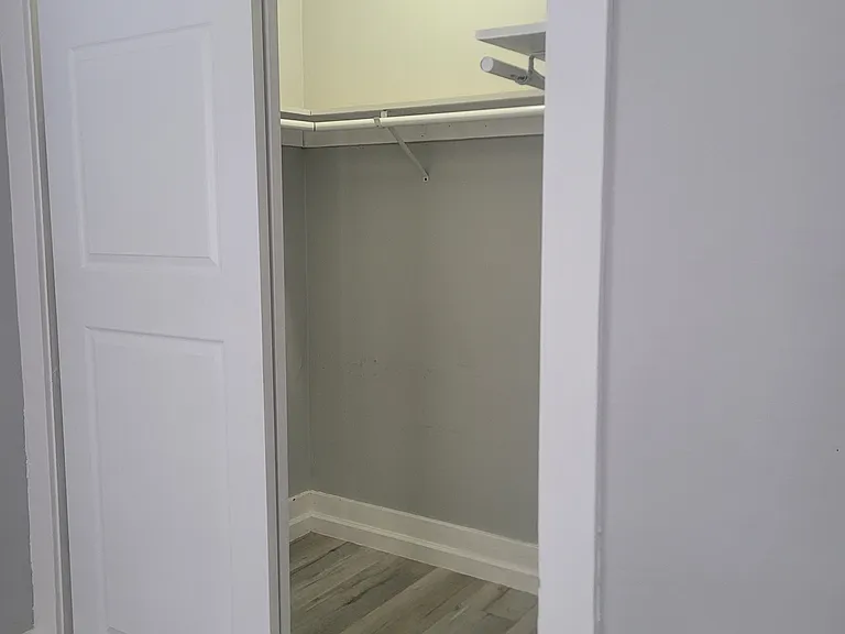 3089 Macarthur Blvd #5 — Photo 12
