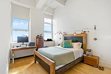 Rented by R New York