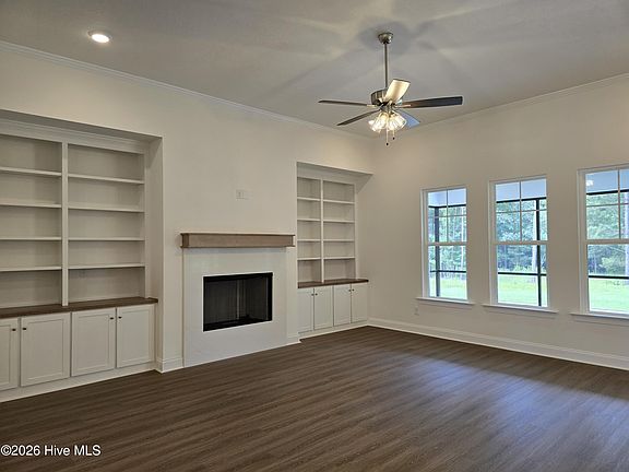 4th image of 1589 Bellingham Drive