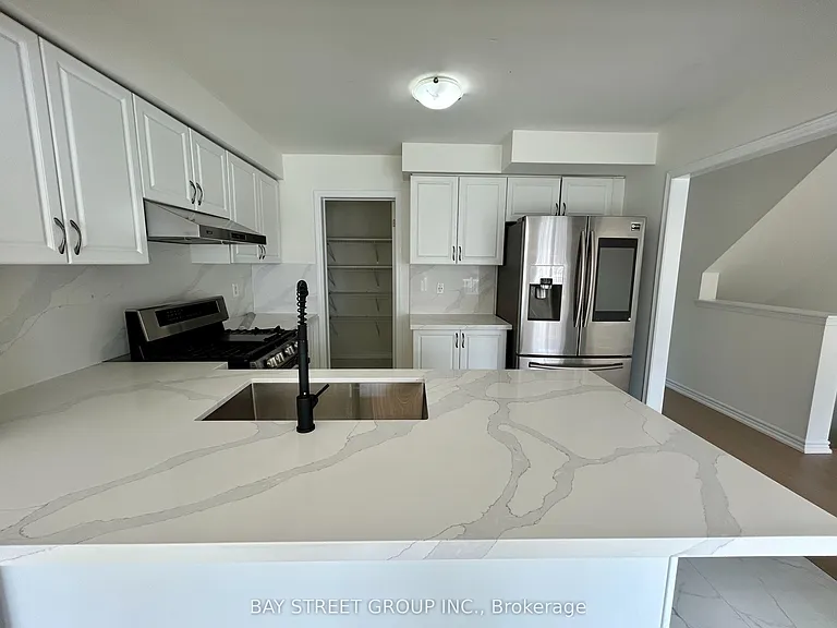 2464 Fall Harvest Cres — Photo 9