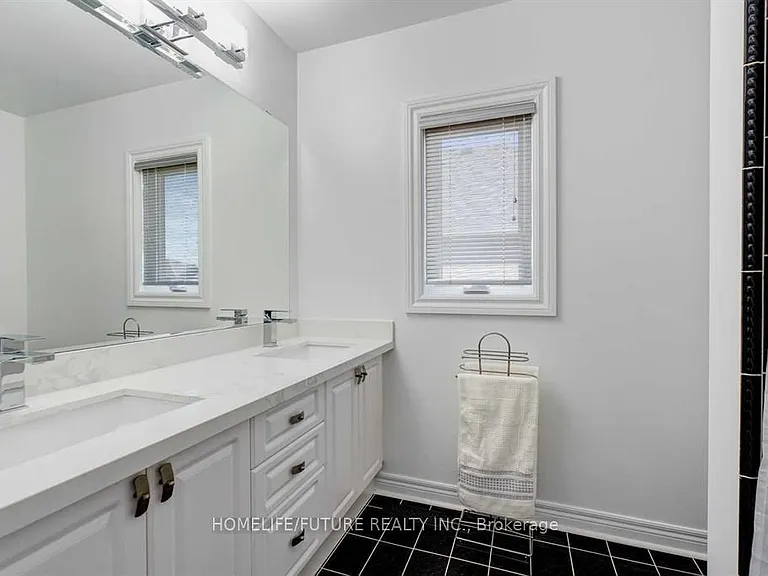 109 Boxwood Cres #MAIN 2ND — Photo 11