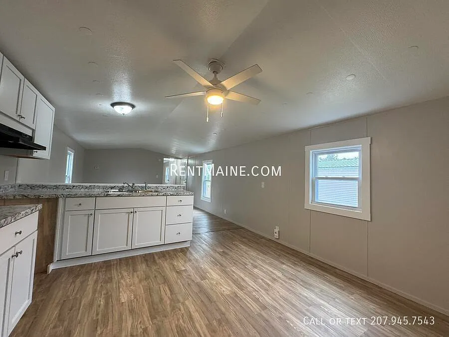 2 bed, $1,300 — Photo 2