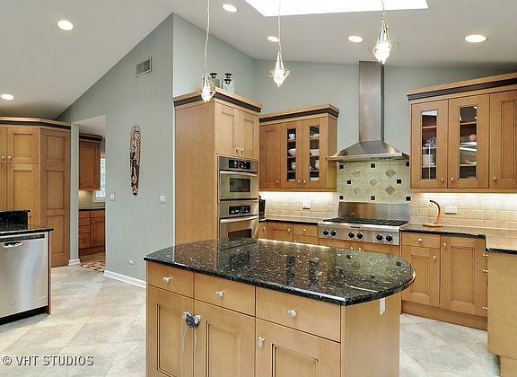 4th image of 365 S Elmwood Ln