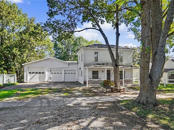 115 Locust St, Wellsville, KS 66092