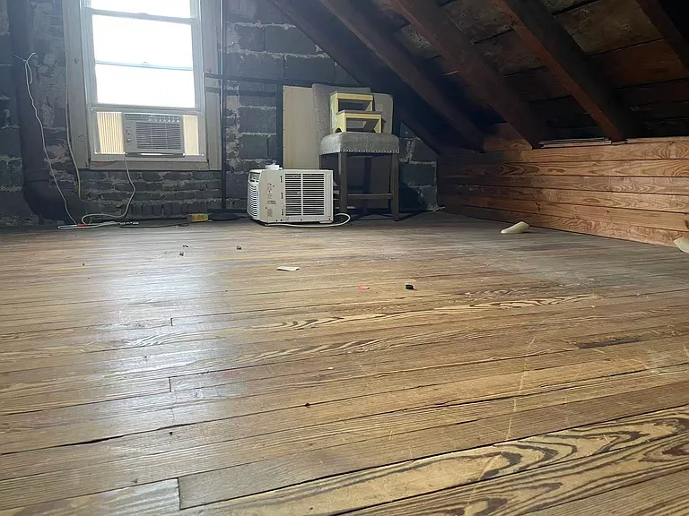 4220 Hartel Ave — Photo 18