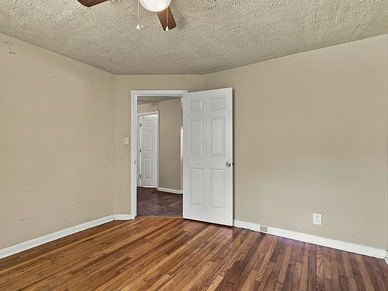 501 Weakley Ave — Photo 21