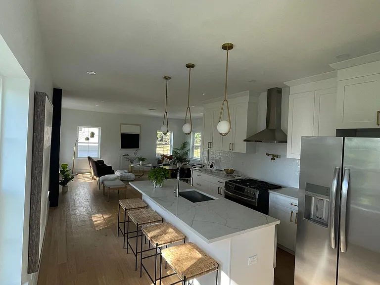 237 Boyden Ave — Photo 4